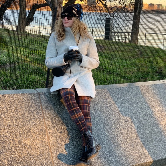 Meet your Posher, Olivia - Picture 3 of 3